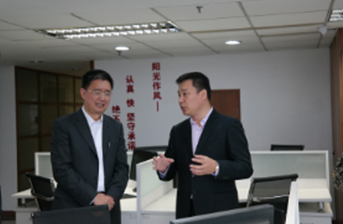 Wang Zhenyao, the then head of Social Welfare and Charities Promotion Department, Mistry of Civil Affairs, visited the headquarter of Sunshine Jiayuan.
