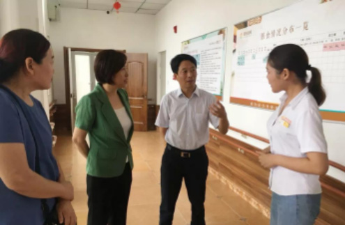 Wang Wensen, the deputy head of Social Assistance Department of Ministry of Civil Affairs, investigated Linyi Home Care Center in Dezhou City.